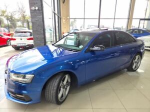 2016 Audi A4 Sedan 2.0TDI Sport line