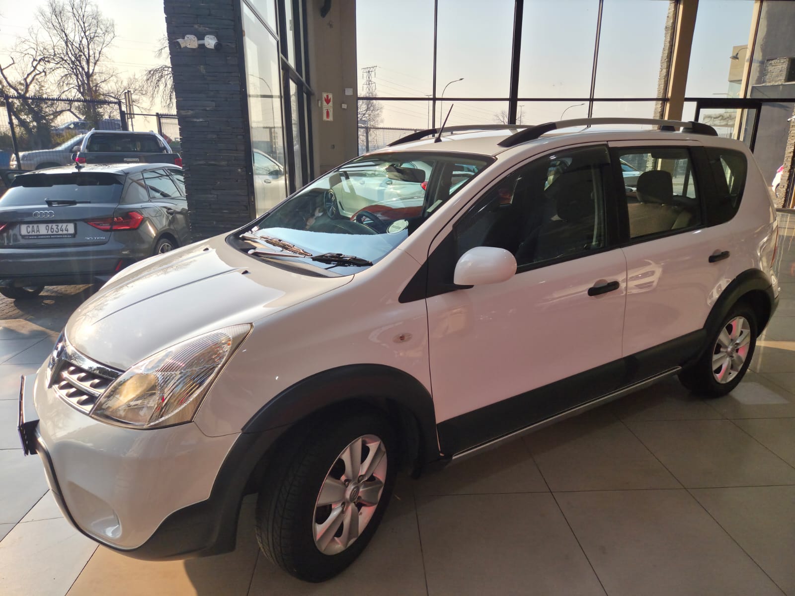 2010 Nissan Livina 1.6 Visia